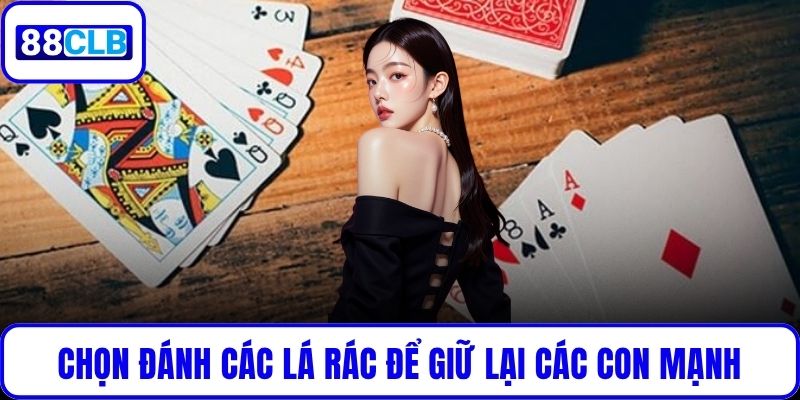 Phỏm Ăn Lớn – Trò Chơi Chiến Thuật Được Ưa Chuộng Hiện Nay Chọn đánh các lá rác để giữ lại các con mạnh